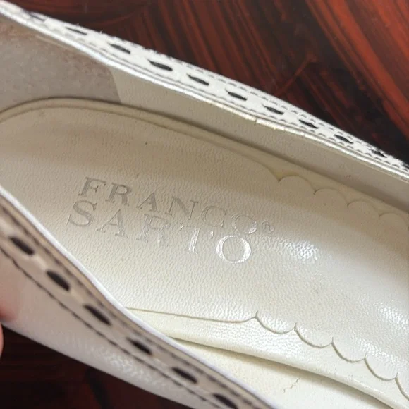 Vintage leather Franco Sarto Women's White Bow kitten Heels - Picture 2 of 11